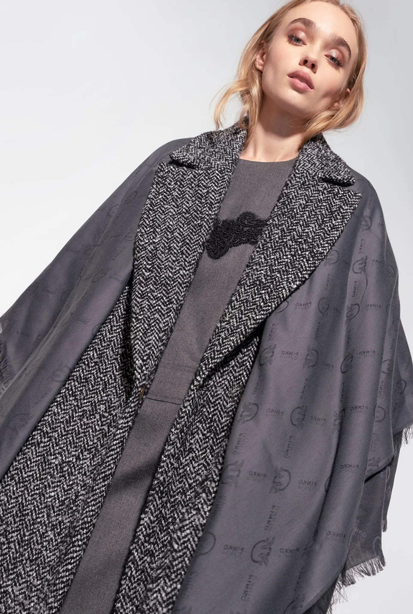 Autres Accessoires|PINKO Maxi Echarpe Monogramme Noir Limousine