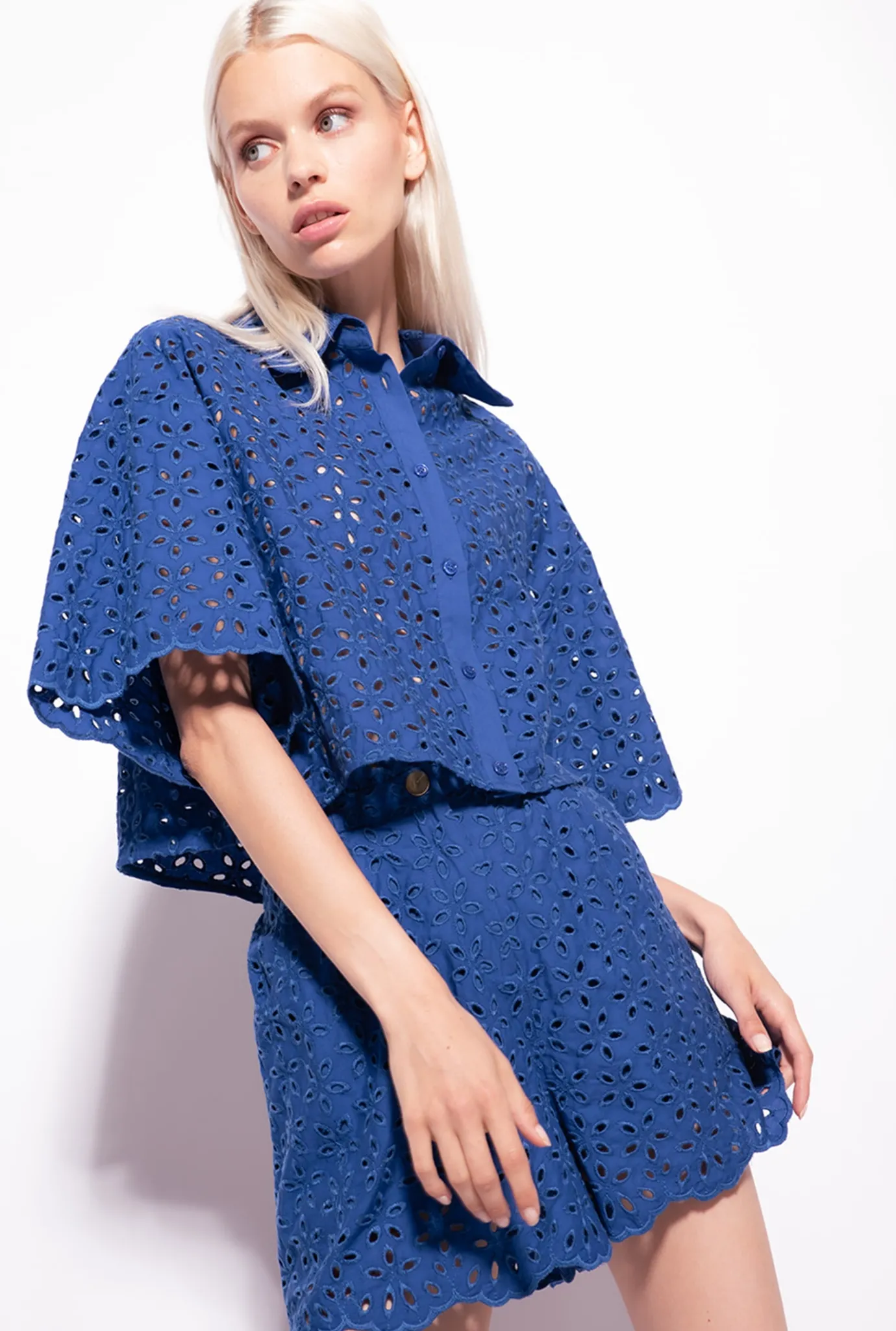 Tailleurs Et Ensembles|PINKO Short En Broderie Anglaise Bleu Surf Sur Le Web