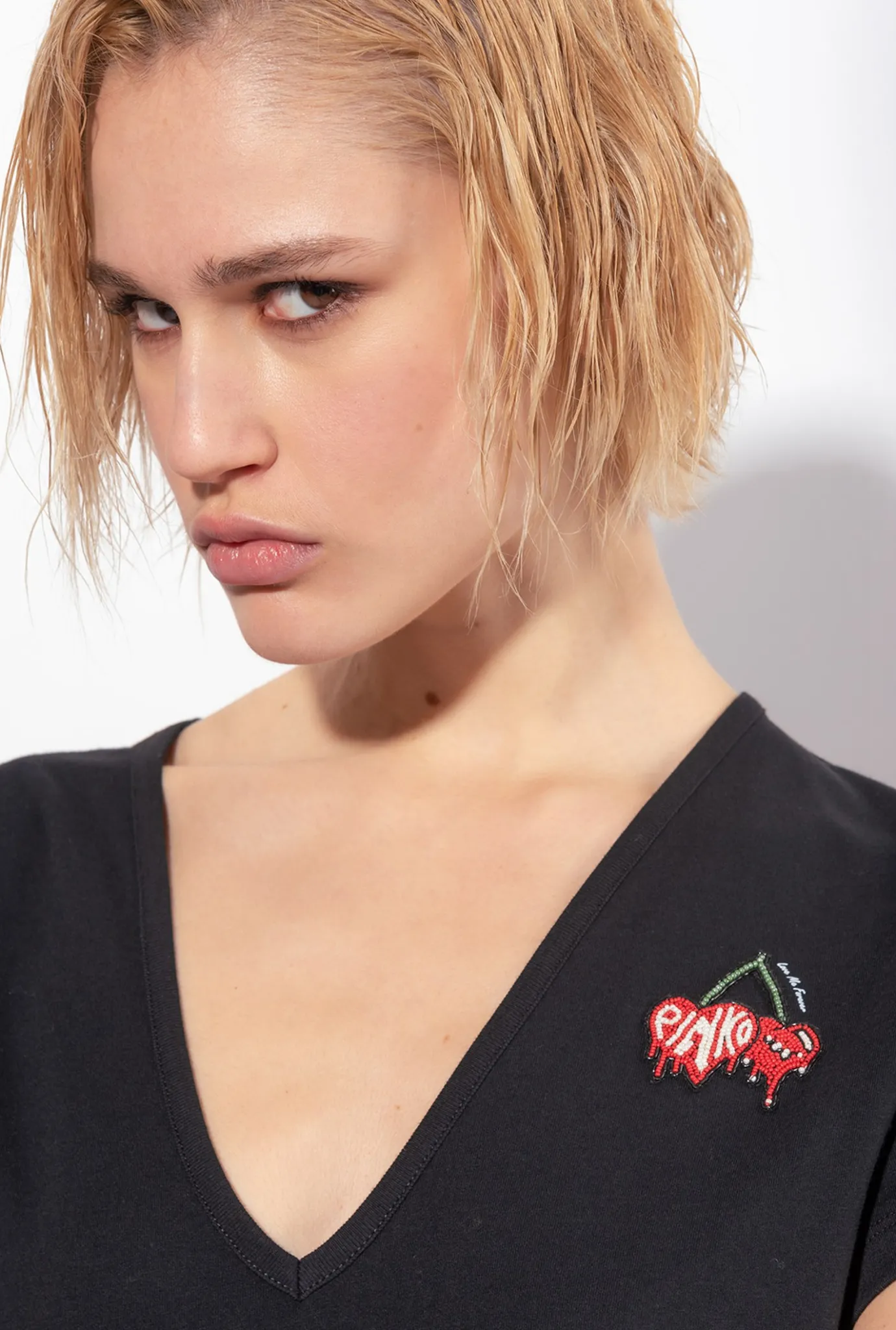 Topwear|PINKO T-Shirt A Broderie Cerises Noir Limousine