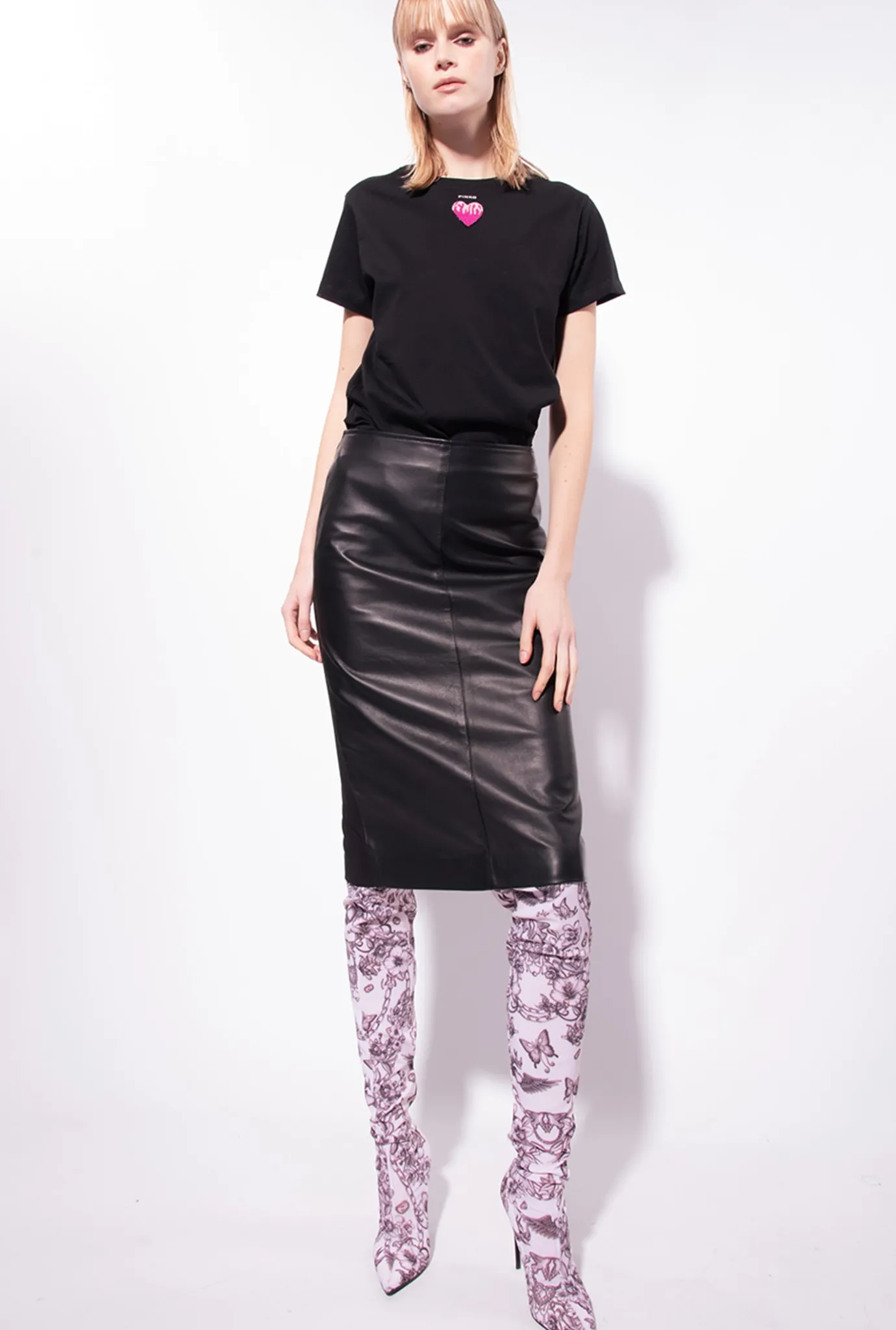 Topwear|PINKO T-Shirt A Broderie Coeur Noir Limousine